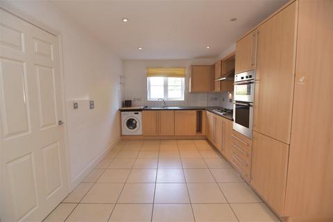 4 bedroom terraced house to rent, Stable Close, Kingston Upon Thames KT2