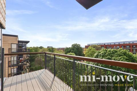 2 bedroom flat for sale, Hicken Road, London