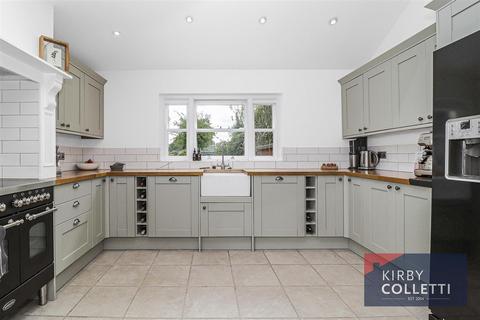 26 Churchfields, Broxbourne, EN10 7JS