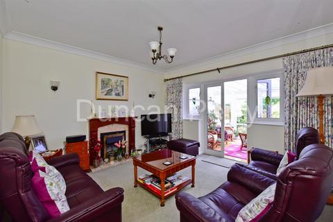 3 bedroom detached bungalow for sale, Elmfield Road, Potters Bar EN6