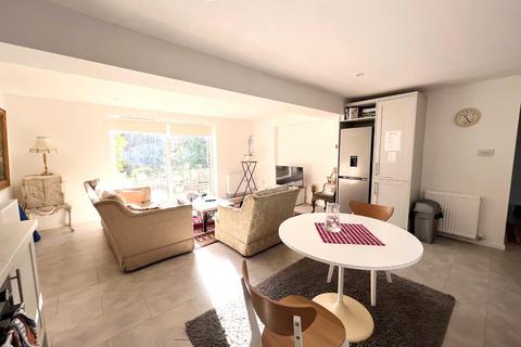 2 bedroom apartment to rent, Queens Road, Maidstone