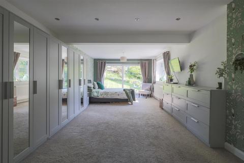 4 Brookfield Close, Whiston, Stoke-on-trent, ST10 2JG