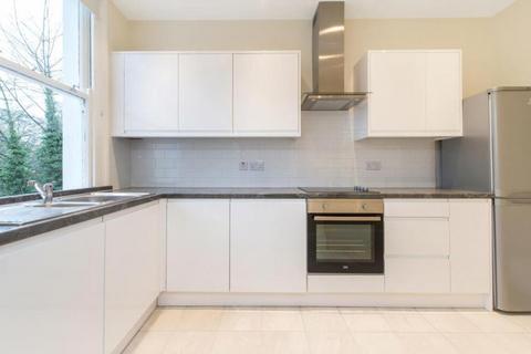 4 bedroom flat to rent, Finchley Road, St John's Wood, London, NW8