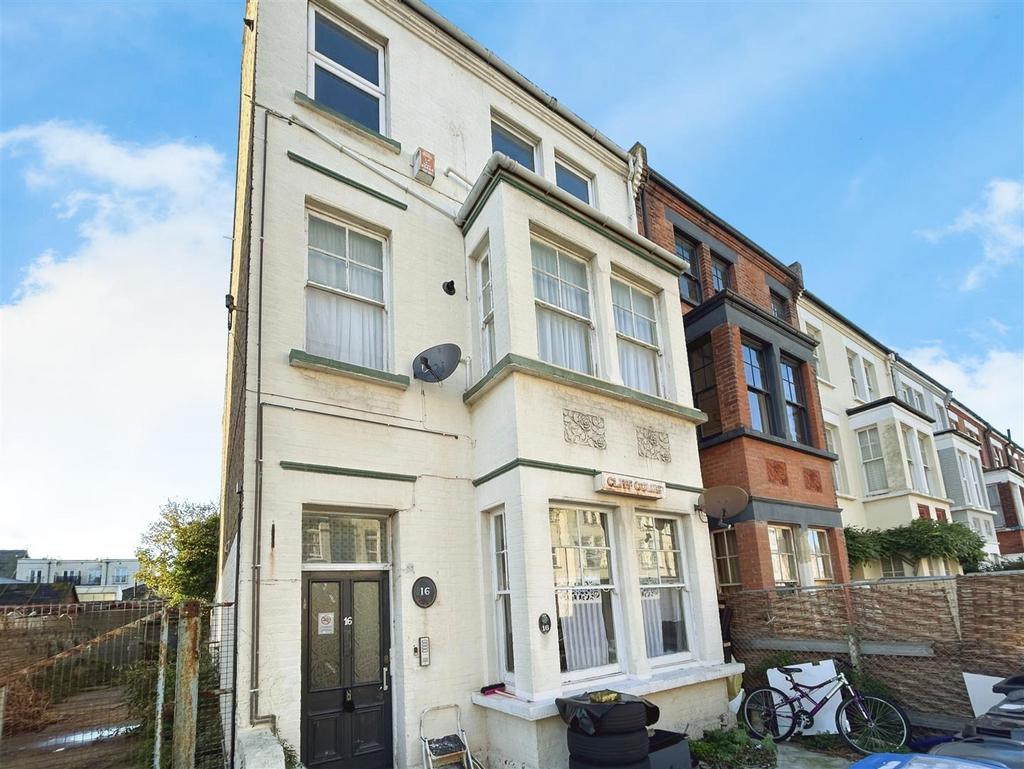 Norfolk Road, Cliftonville, Margate 2 bed flat for sale £160,000