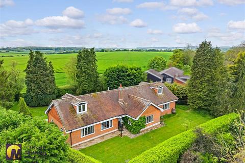 4 bedroom detached house for sale, Nuthampstead, Royston - CHAIN FREE, 0.44 acre plot