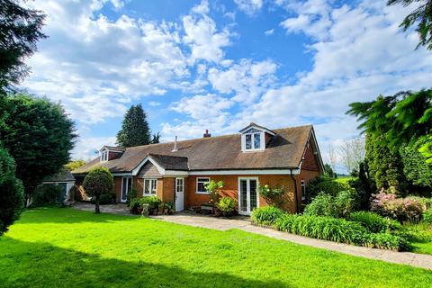 4 bedroom detached house for sale, Nuthampstead, Royston - CHAIN FREE, 0.44 acre plot