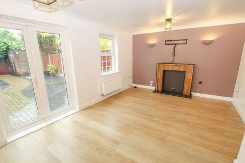 4 bedroom terraced house for sale, Larch Close, Canterbury