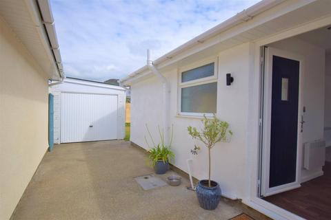 2 bedroom detached bungalow for sale, Cefn Y Gader, Morfa Bychan, Porthmadog