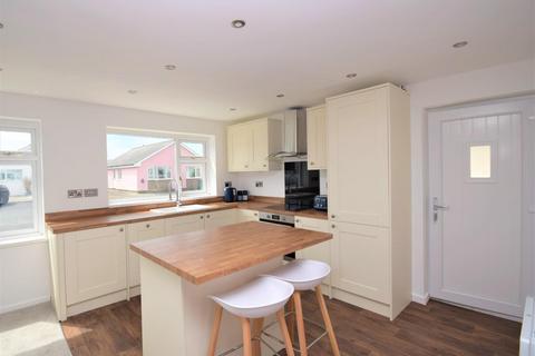 2 bedroom detached bungalow for sale, Cefn Y Gader, Morfa Bychan, Porthmadog