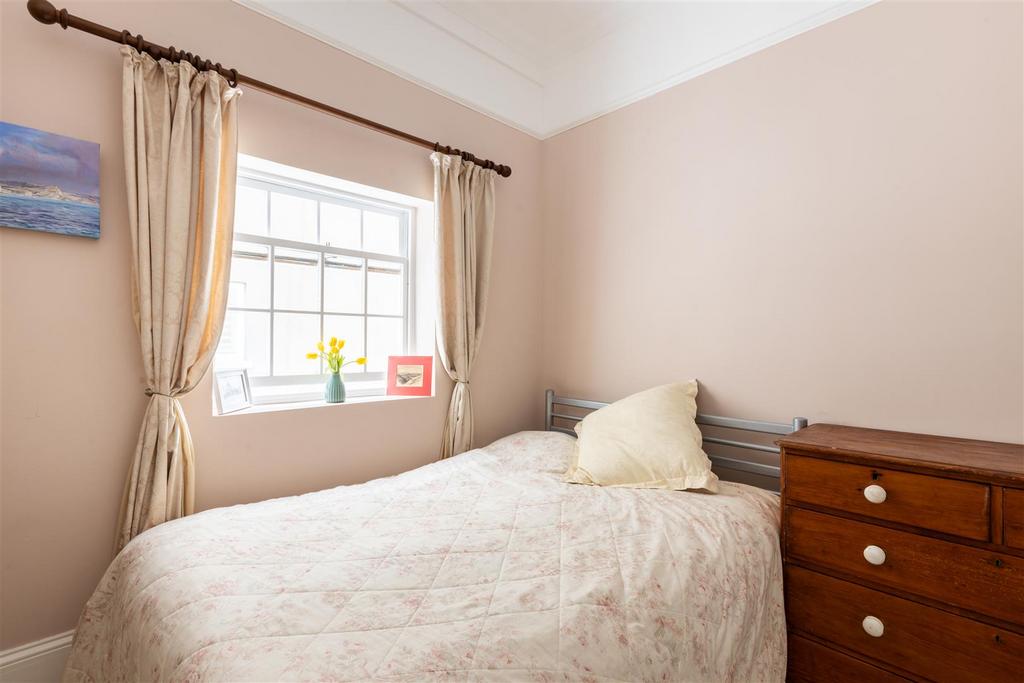 Flat 5, 27 Sussex Square 4.jpg