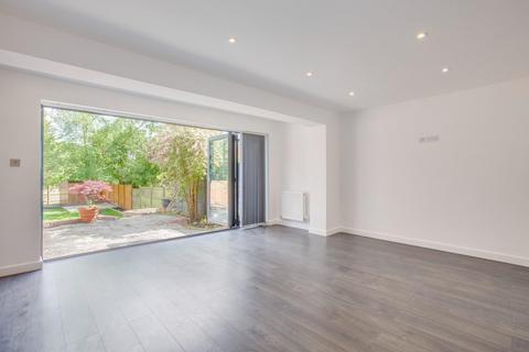 4 bedroom semi-detached house for sale, Quarrendon Road, Amersham, Buckinghamshire, HP7 9EF