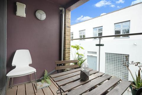 1 bedroom flat for sale, Rochester Place, Camden