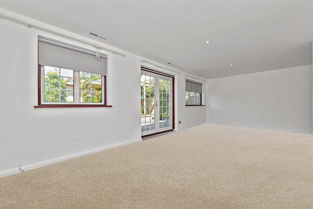 2 Harley Court-18.jpg