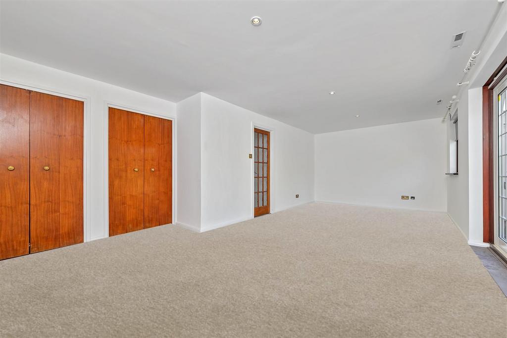 2 Harley Court-13.jpg