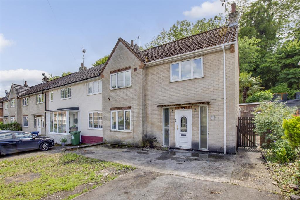 Micklefield Road, High Wycombe HP13 3 bed end of terrace house - £300,000