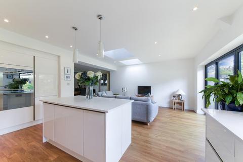 22 Bradstock Road, Epsom, KT17 2LH
