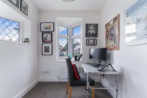 22 Bradstock Road, Epsom, KT17 2LH