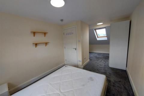 1 bedroom in a house share to rent, Herbert Gardens, Kensal RIse,