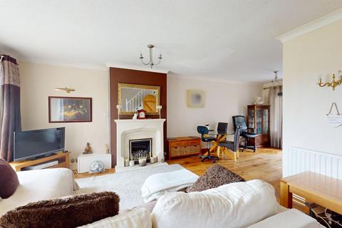 114 Flowerhill Way, Istead Rise, Gravesend, DA13 9DW