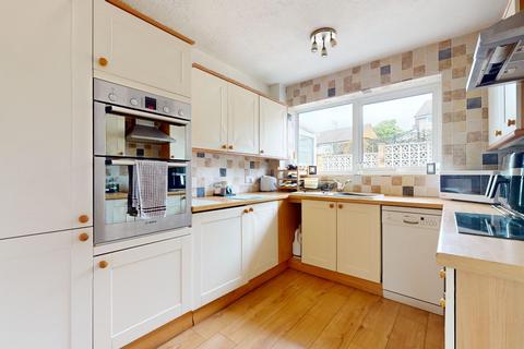 114 Flowerhill Way, Istead Rise, Gravesend, DA13 9DW