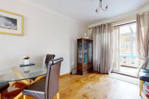 114 Flowerhill Way, Istead Rise, Gravesend, DA13 9DW