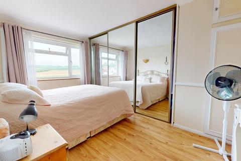 114 Flowerhill Way, Istead Rise, Gravesend, DA13 9DW