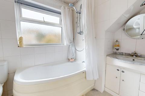 114 Flowerhill Way, Istead Rise, Gravesend, DA13 9DW