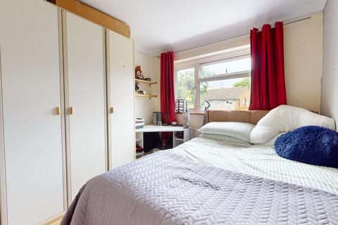 114 Flowerhill Way, Istead Rise, Gravesend, DA13 9DW
