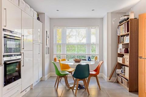 4 bedroom end of terrace house to rent, Kensington Mews, Windsor, Berkshire, SL4