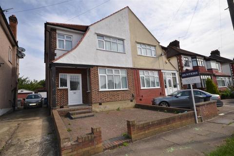 3 bedroom semi-detached house to rent, 3 BEDROOMS 2 RECEPTION ROOM HOUSE CLOSE TO STATIONS