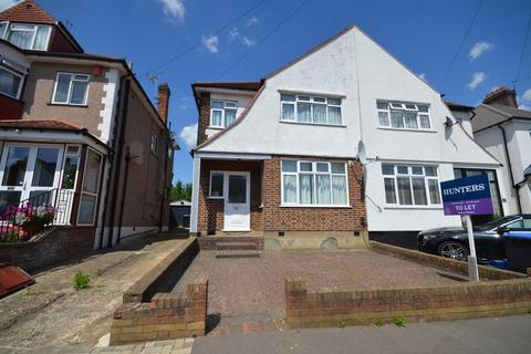 3 bedroom semi-detached house to rent, 3 BEDROOMS 2 RECEPTION ROOM HOUSE CLOSE TO STATIONS