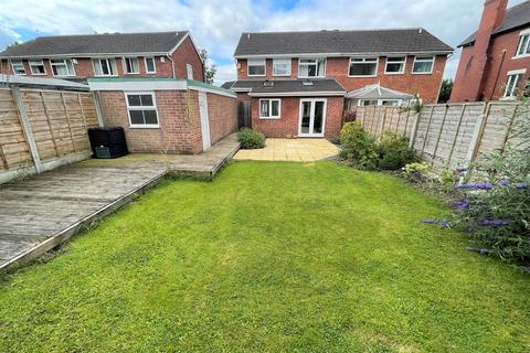 4 bedroom semi-detached house to rent, Pinfold Lane, Leeds, West Yorkshire, LS15 7SX