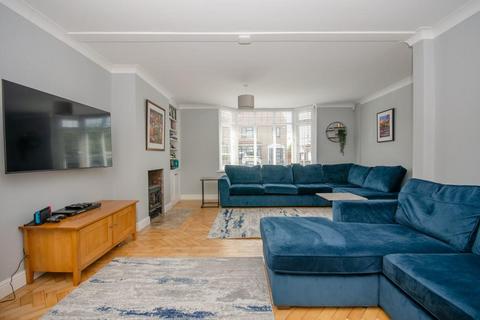 4 bedroom end of terrace house for sale, Jubilee Crescent, Mangotsfield, Bristol, BS16 9BB