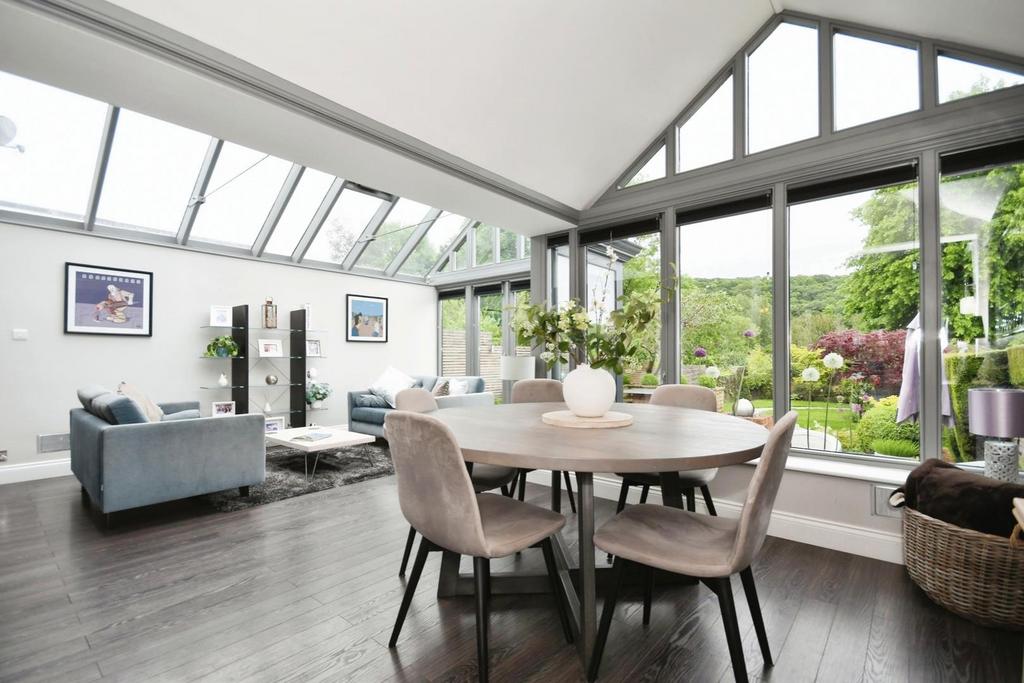 Summer room