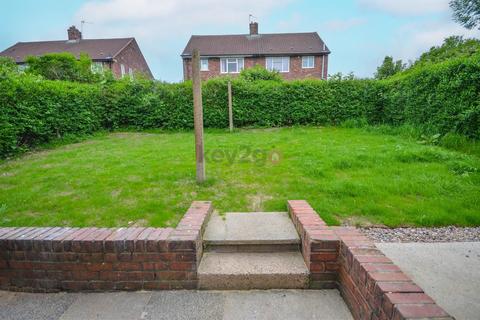 14 Castleton Grove, Inkersall, Chesterfield, S43 3HU