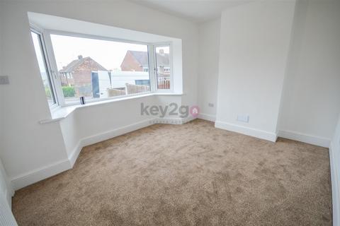 14 Castleton Grove, Inkersall, Chesterfield, S43 3HU