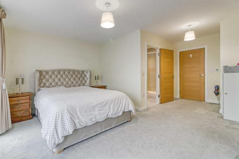 2 bedroom flat to rent, Royal Engineers Way, Mill Hill East