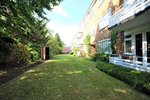 2 bedroom flat to rent, Lindfield Gardens, Guildford