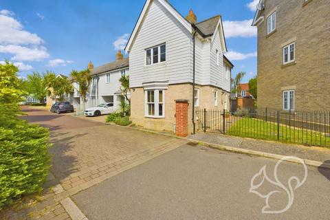 2 bedroom end of terrace house to rent, Saltings Crescent, West Mersea
