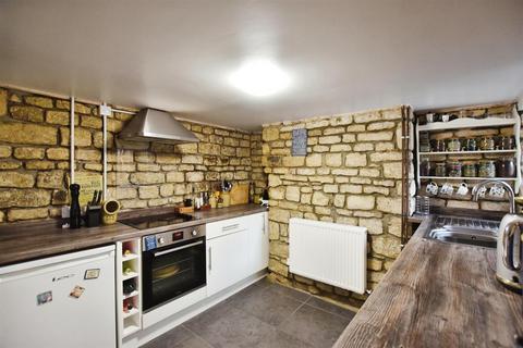 2 bedroom terraced house to rent, Rock Road, Stamford