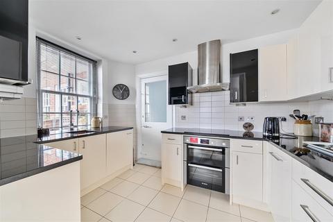 2 bedroom flat to rent, Prince Arthur Road, Hampstead Village, NW3
