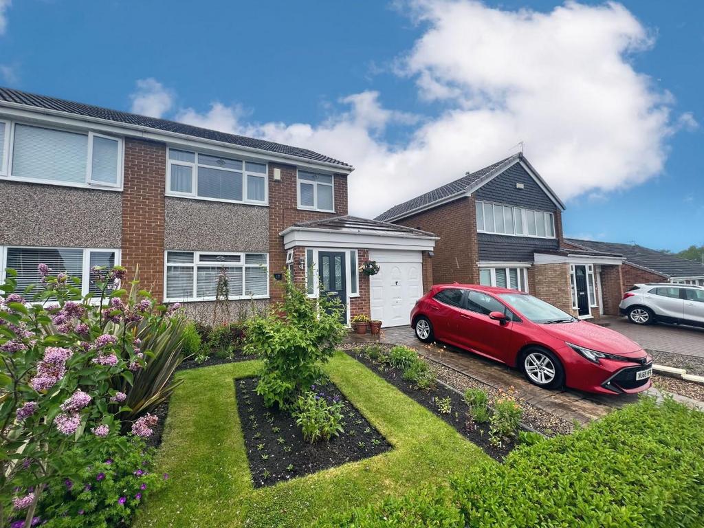 Grasmere, Spennymoor 3 bed semidetached house for sale £150,000