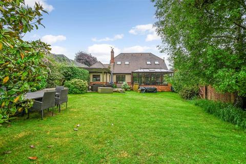 3 bedroom detached house for sale, Clanfield, Hampshire