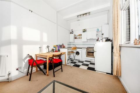1 bedroom apartment to rent, Trenmar Gardens, College Park, London