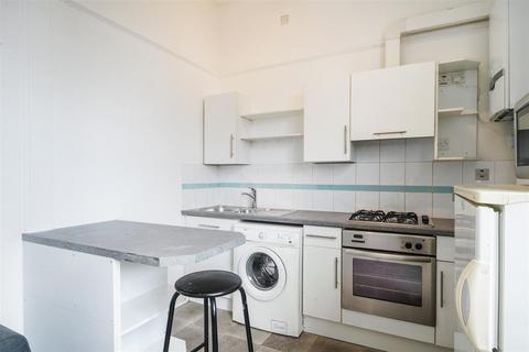 1 bedroom apartment to rent, Trenmar Gardens, College Park, London