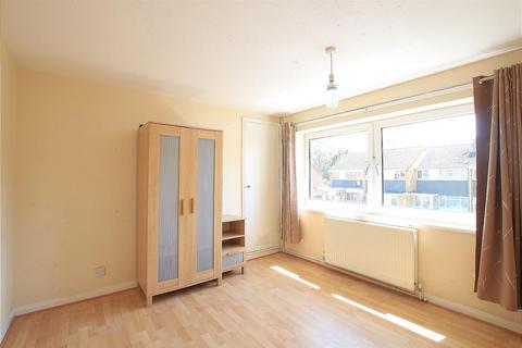 2 bedroom apartment for sale, Channel Close, Heston TW5