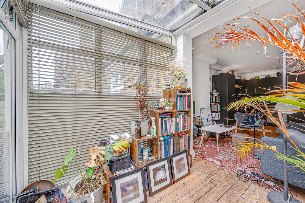 Davies Davies Flat B 107 Upper Tollington Park 0