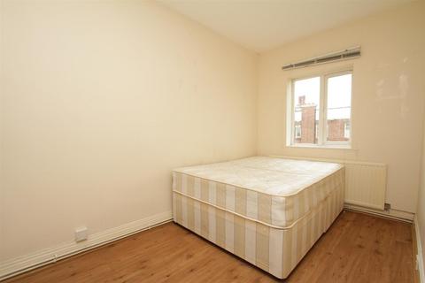 1 bedroom apartment to rent, Mavis Court ,Raven Close, Colindale