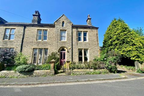 4 bedroom semi-detached house for sale, Queen Street, Mirfield