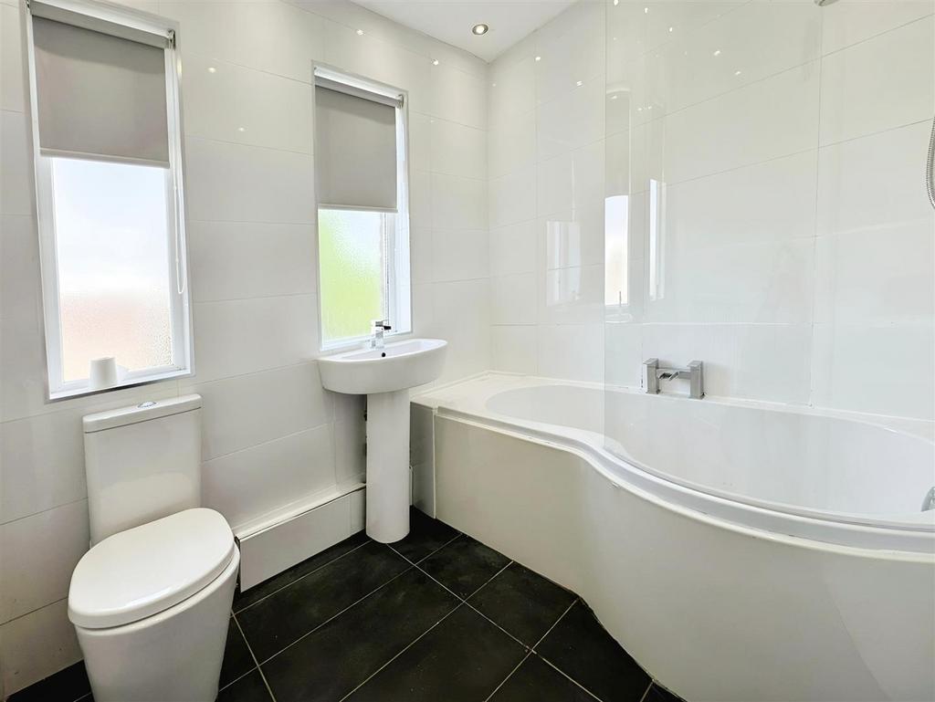 Viewforth Terrace, Sunderland 3 bed house £895 pcm (£207 pw)
